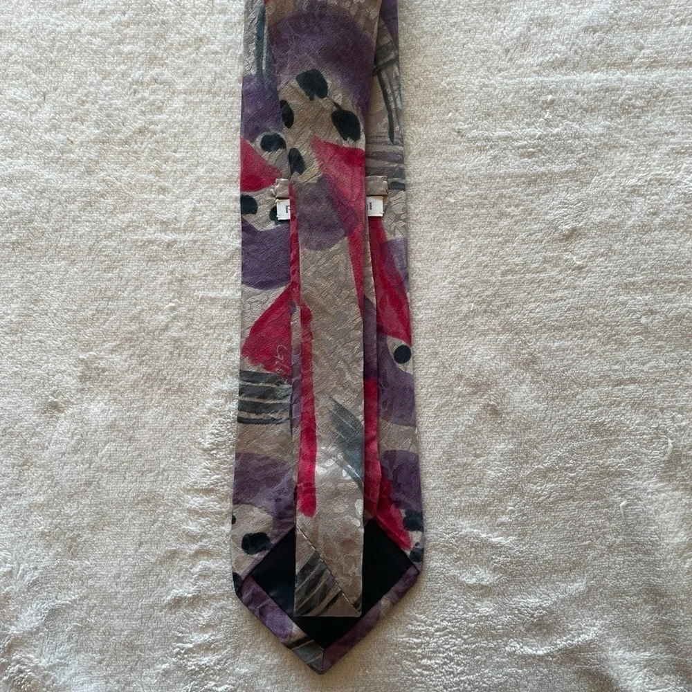 Robert Daskal Abstract Patterned Tie in Red and Purple